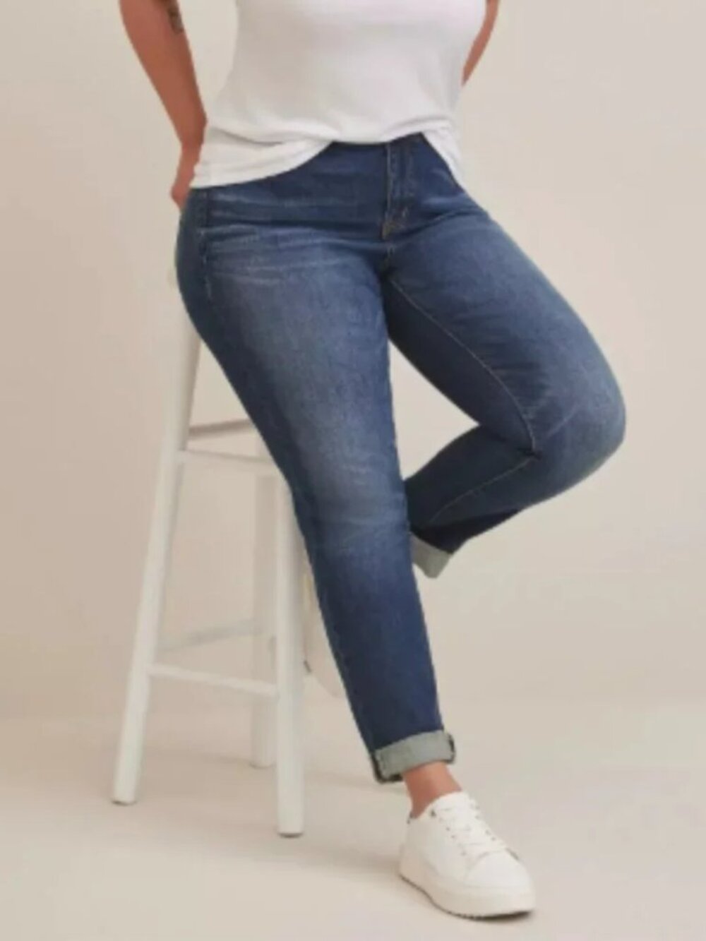 Torrid Women Size 14S Boyfriend Straight Vintage Stretch Mid-Rise Jeans
